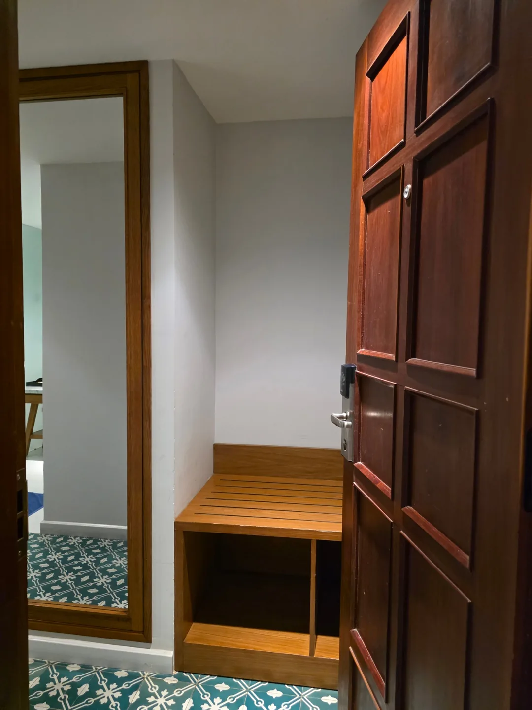 🇻🇳 Chuyến du lịch Đà Nẵng của ba thế hệ mẹ con_ Review chi tiết phòng Deluxe Family Room khách sạn Vinh Hung Old Town Hotel Hội An 1️⃣