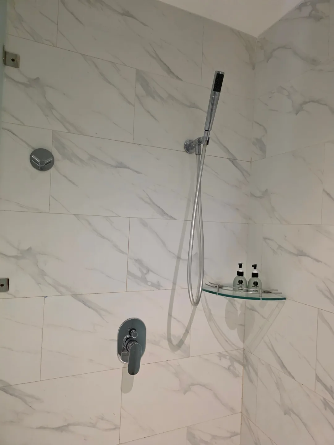 🇻🇳 Chuyến du lịch Đà Nẵng của ba thế hệ mẹ con_ Review chi tiết phòng Deluxe Family Room khách sạn Vinh Hung Old Town Hotel Hội An 1️⃣