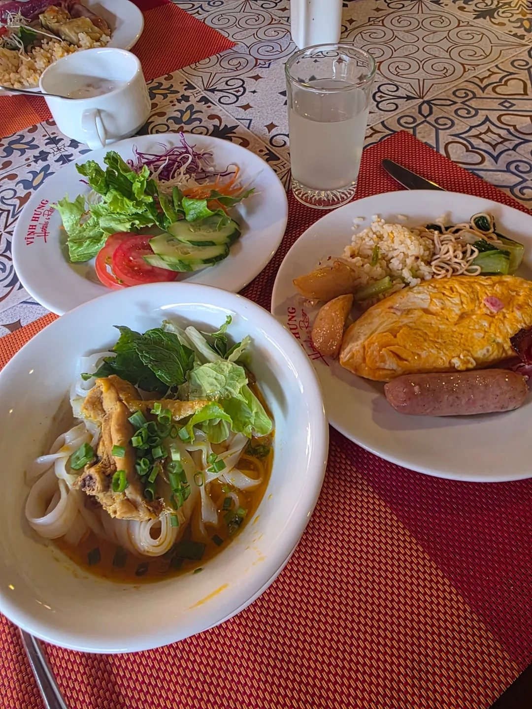 🇻🇳Chuyến du lịch Đà Nẵng của ba mẹ con ba thế hệ_ Chỗ ở giá rẻ chất lượng ở Hội An! Review chi tiết bữa sáng tại Vinh Hung Old Town Hotel