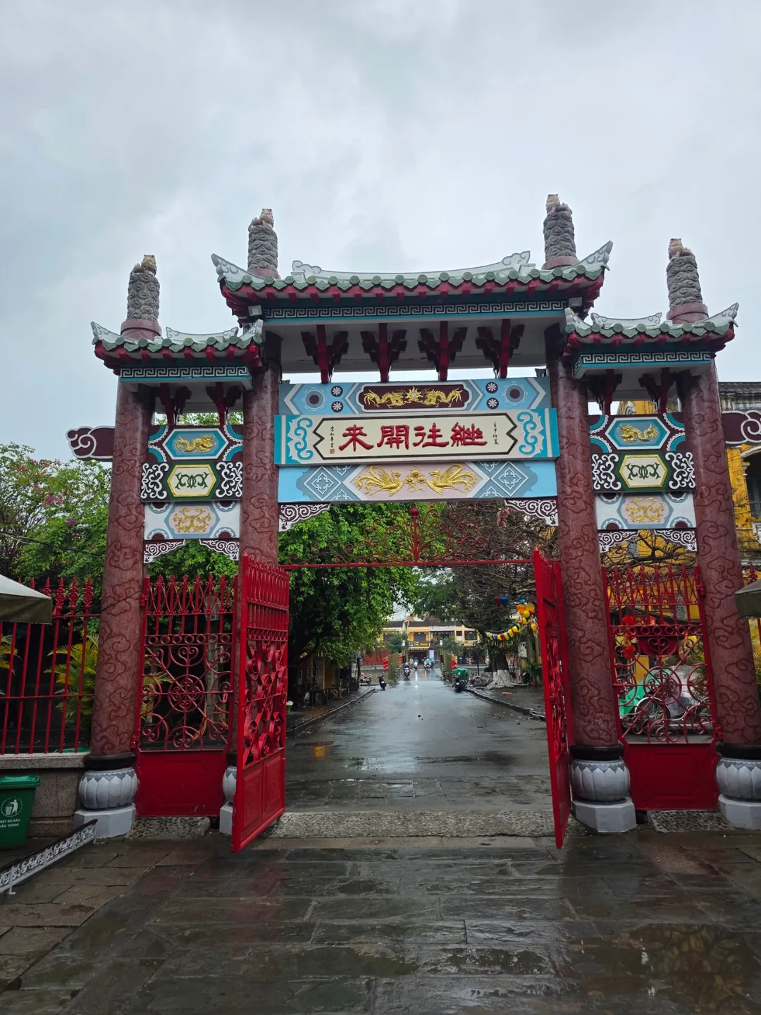 🇻🇳 Chuyến du lịch Đà Nẵng của ba mẹ con_ Vào tham quan Hội Quán Quảng Đông ở Hội An trước giờ mở cửa
