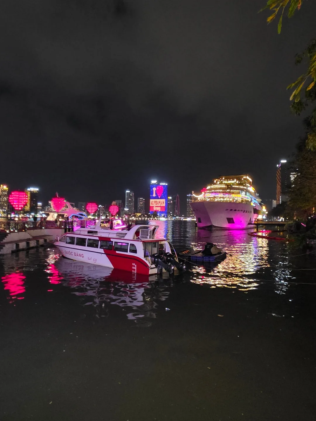 🇻🇳Chuyến du lịch Đà Nẵng của ba mẹ con_ Cầu Tình Yêu (Love Pier)