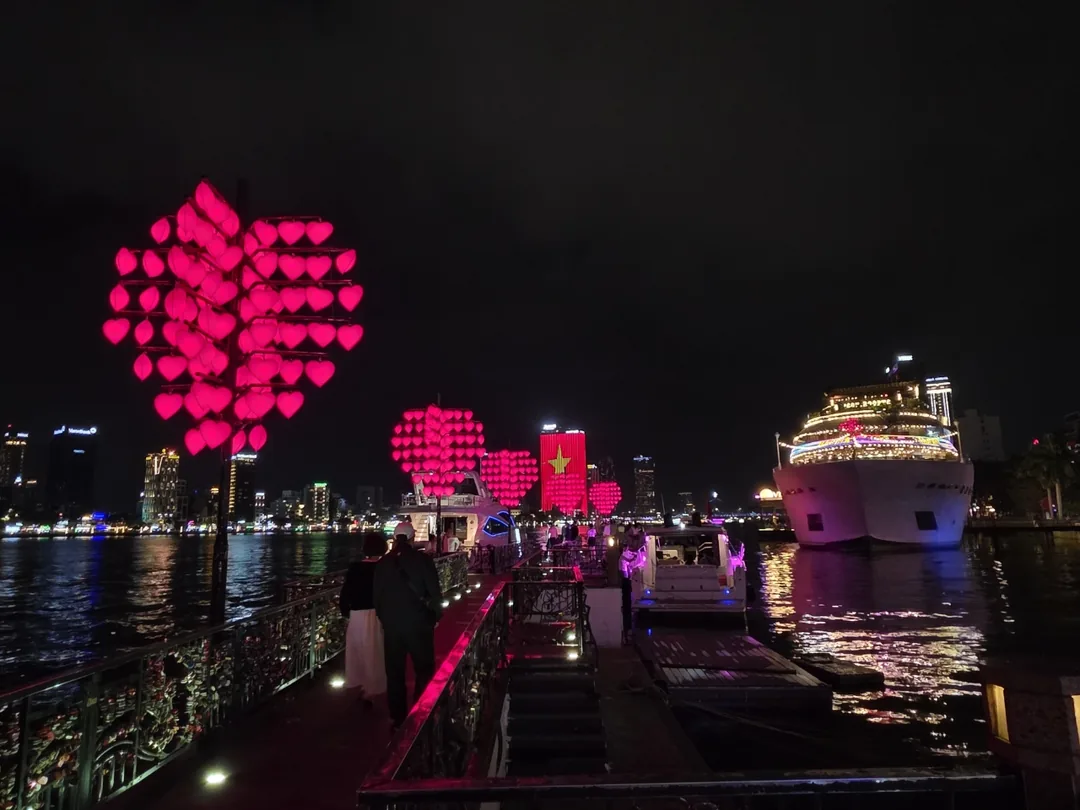 🇻🇳Chuyến du lịch Đà Nẵng của ba mẹ con_ Cầu Tình Yêu (Love Pier)