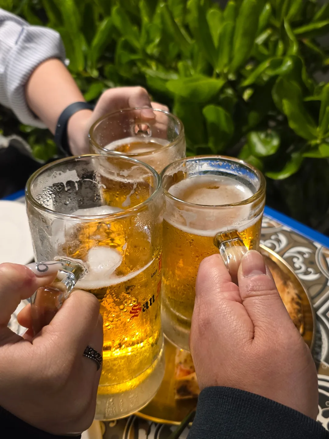 🇻🇳Chuyến du lịch Đà Nẵng của mẹ và hai con gái_ Pizza và bia ngắm biển đêm~ Cạn ly🍻