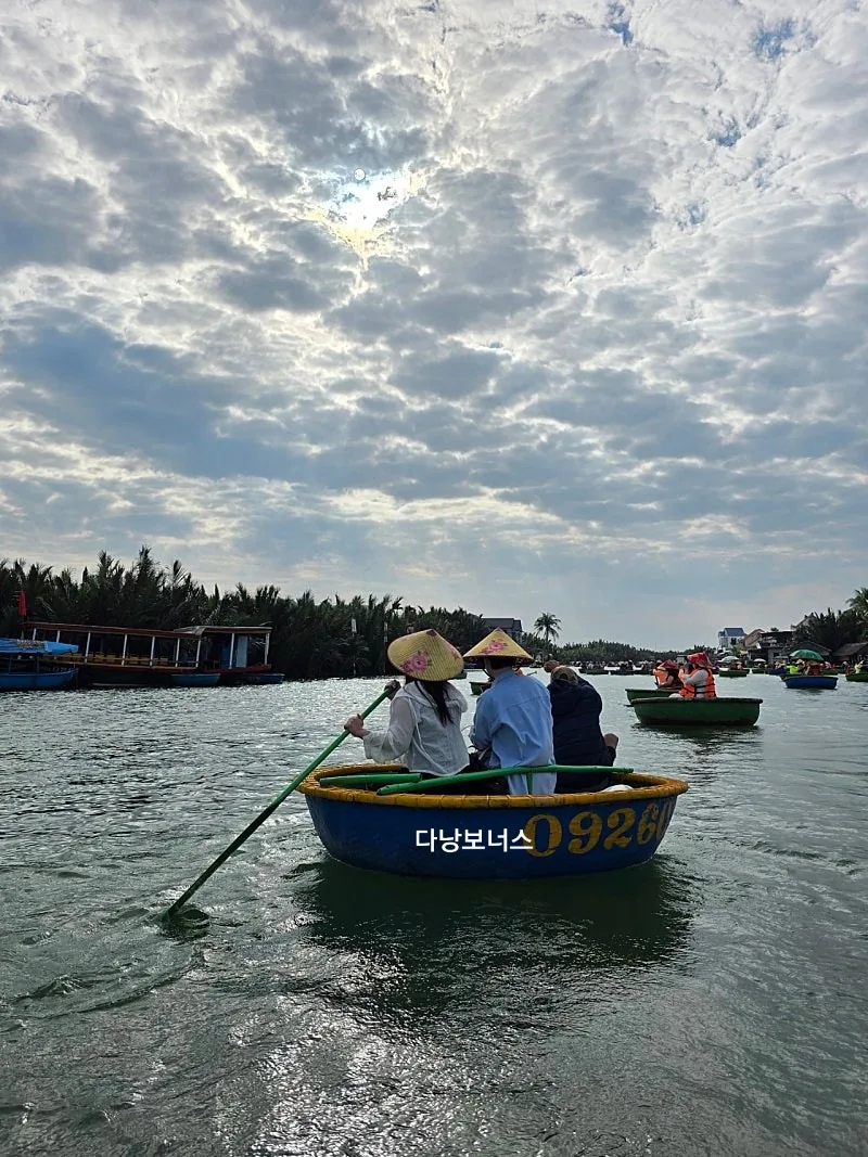 🇻🇳Chuyến du lịch Đà Nẵng của ba mẹ con_ Tour sinh thái đặc biệt Hội An 3️⃣ Trải nghiệm thuyền thúng