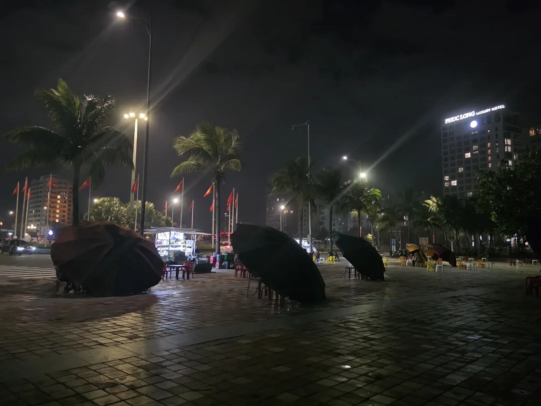 🇻🇳Chuyến du lịch Đà Nẵng của mẹ và hai con gái_ Gió thổi cũng chẳng hề hấn