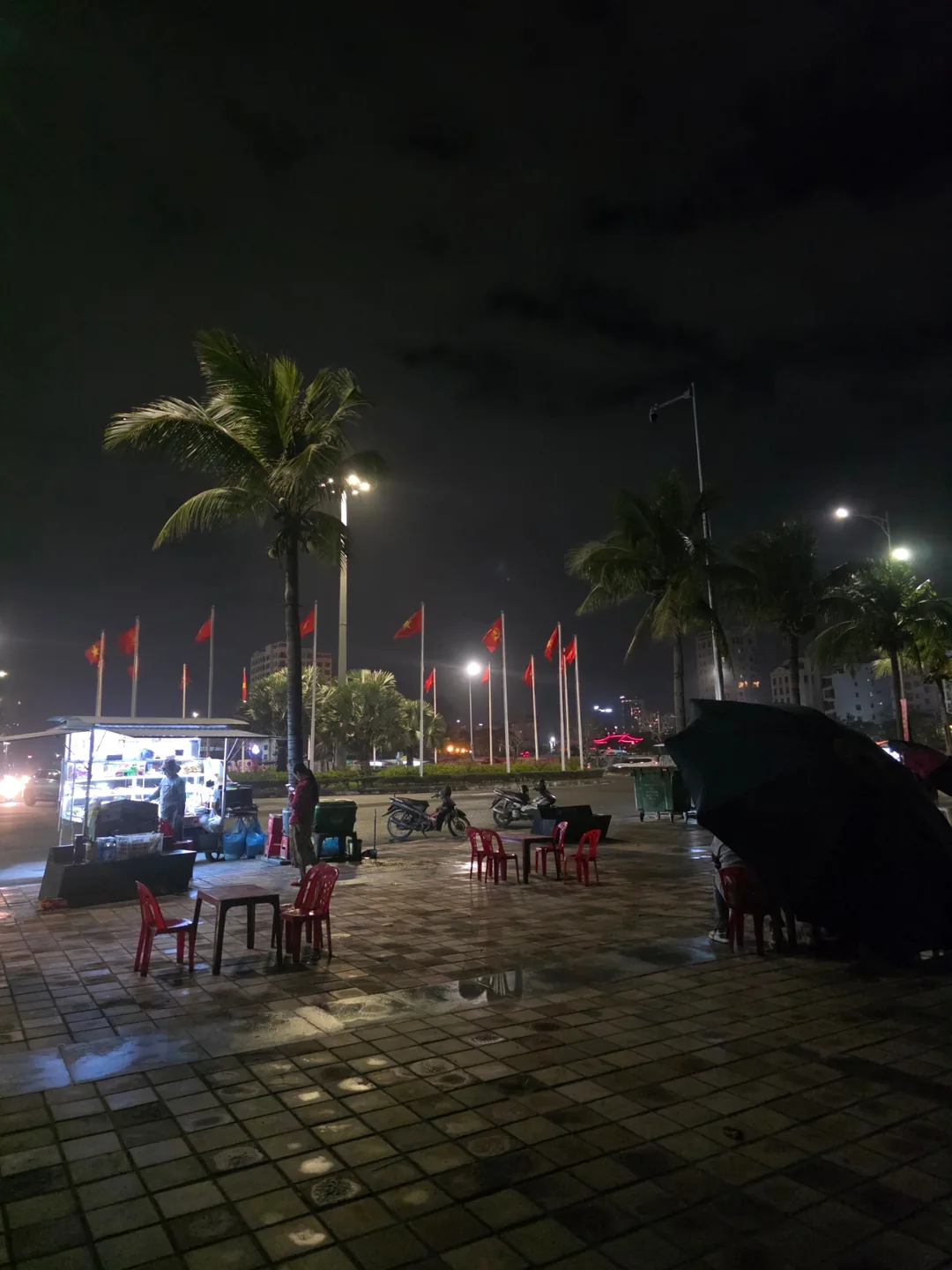 🇻🇳Chuyến du lịch Đà Nẵng của mẹ và hai con gái_ Gió thổi cũng chẳng hề hấn