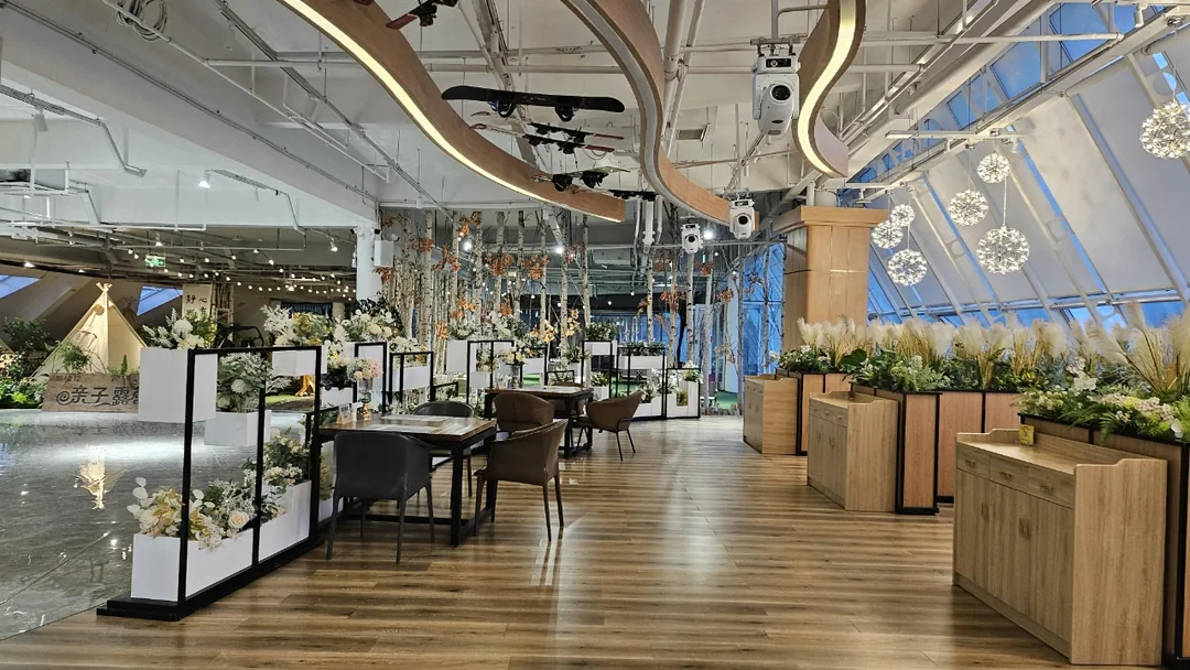 🇨🇳 Quán cà phê lớn 'Edelweiss' gặp được trong chuyến du lịch núi Baekdu