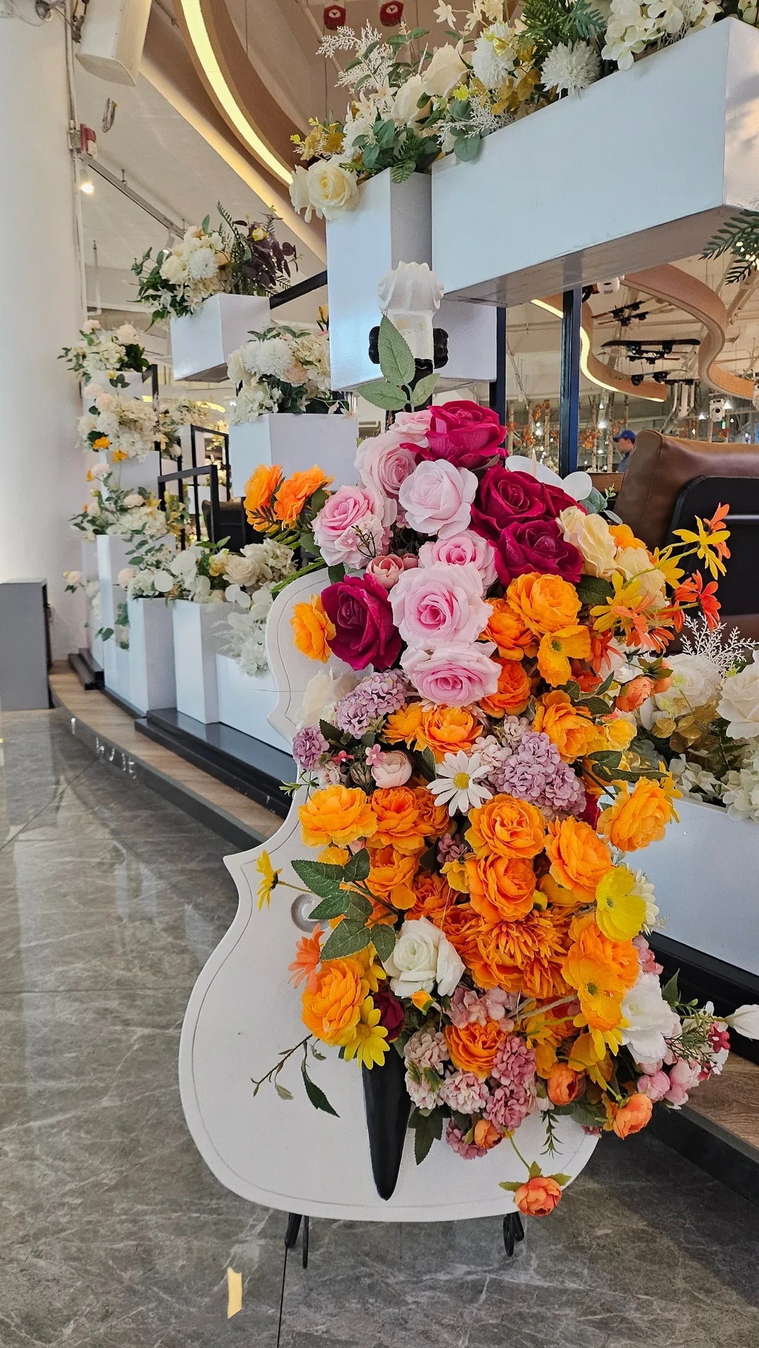 🇨🇳 Quán cà phê lớn 'Edelweiss' gặp được trong chuyến du lịch núi Baekdu