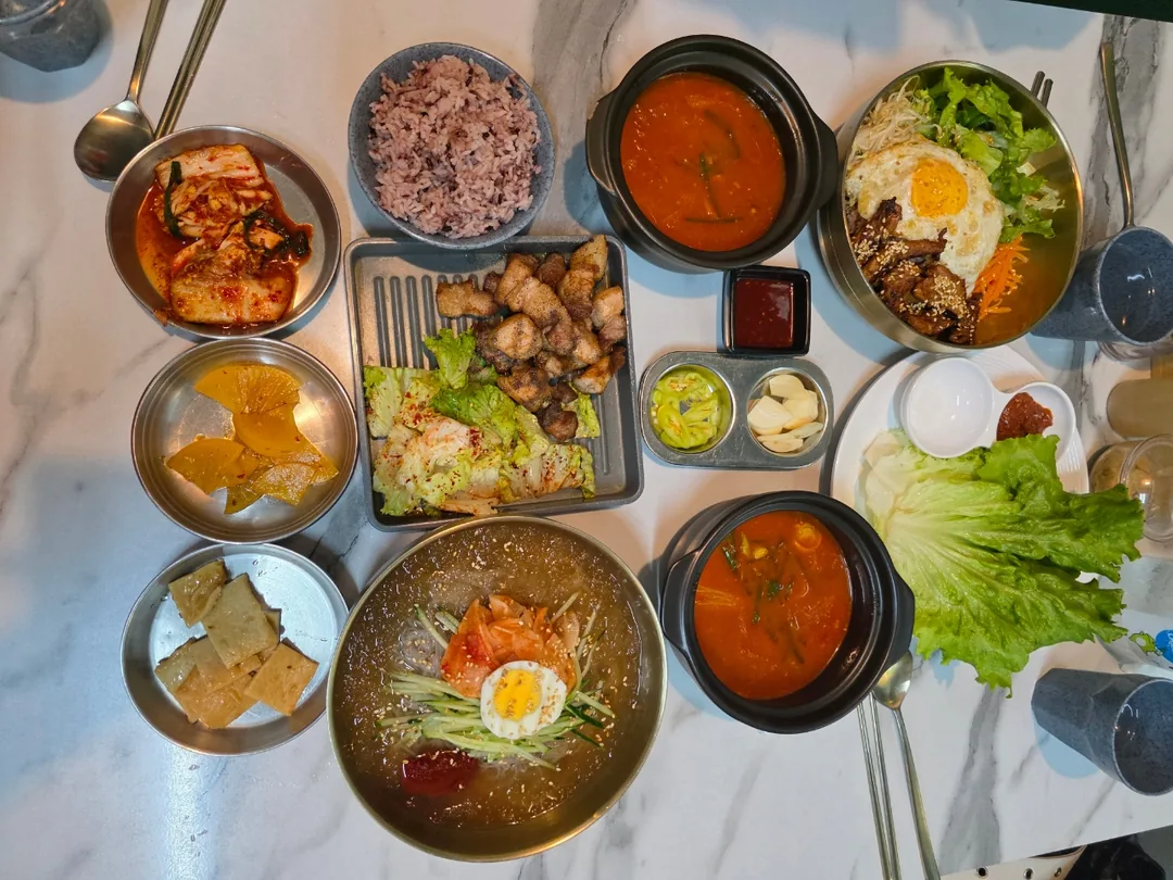 🇻🇳 Chuyến du lịch Đà Nẵng của ba mẹ con_ Nhà hàng Hàn Quốc 🪿🪿🪿🍜, vừa hài lòng vừa tiếc nuối...