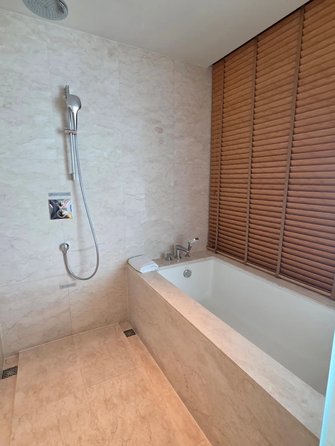 🇻🇳[Shilla Monogram Đà Nẵng] Review tour phòng từng ngóc ngách! Superior vs Deluxe vs Corner Suite, hãy chọn phòng phù hợp với bạn