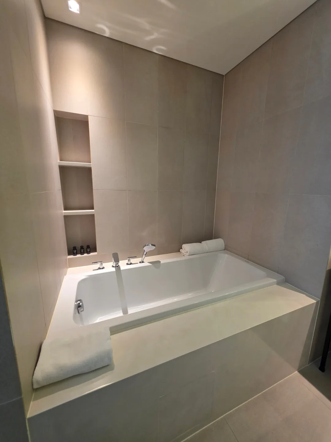🇻🇳[Shilla Monogram Đà Nẵng] Review tour phòng từng ngóc ngách! Superior vs Deluxe vs Corner Suite, hãy chọn phòng phù hợp với bạn