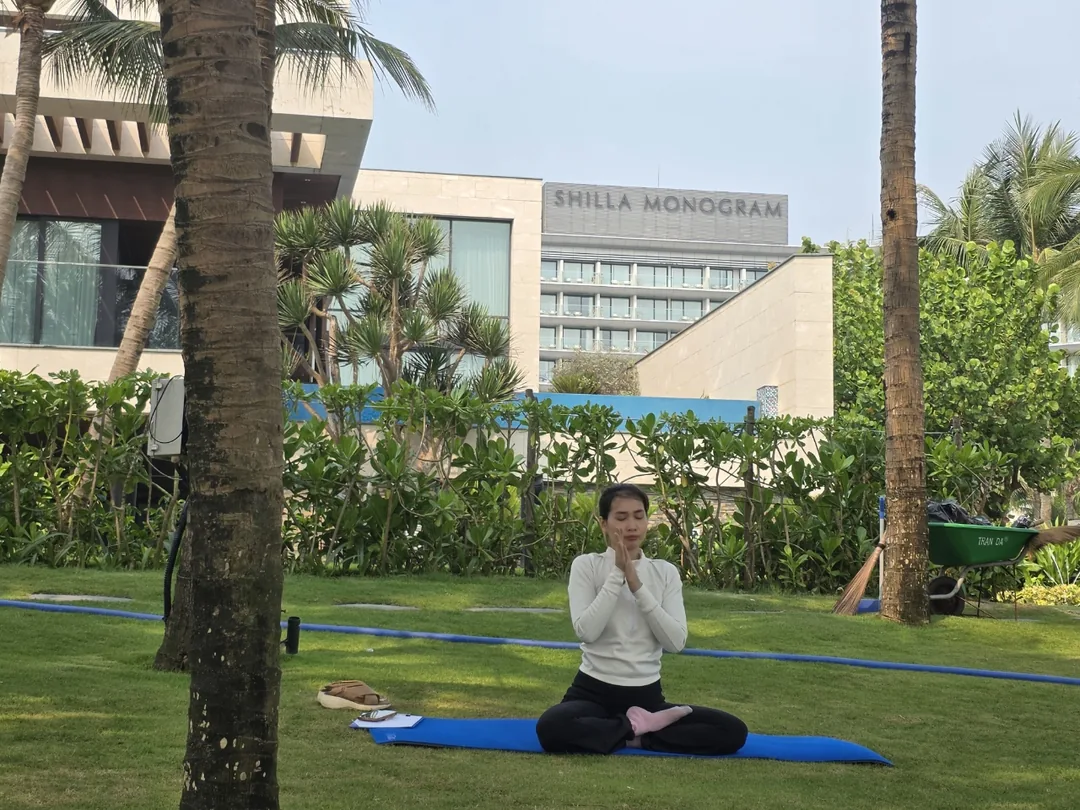 🇻🇳[Shilla Monogram Đà Nẵng] Hoạt động_ Từ bãi biển đến lớp học yoga!!👍