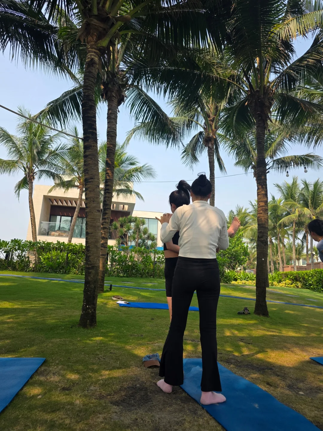 🇻🇳[Shilla Monogram Đà Nẵng] Hoạt động_ Từ bãi biển đến lớp học yoga!!👍