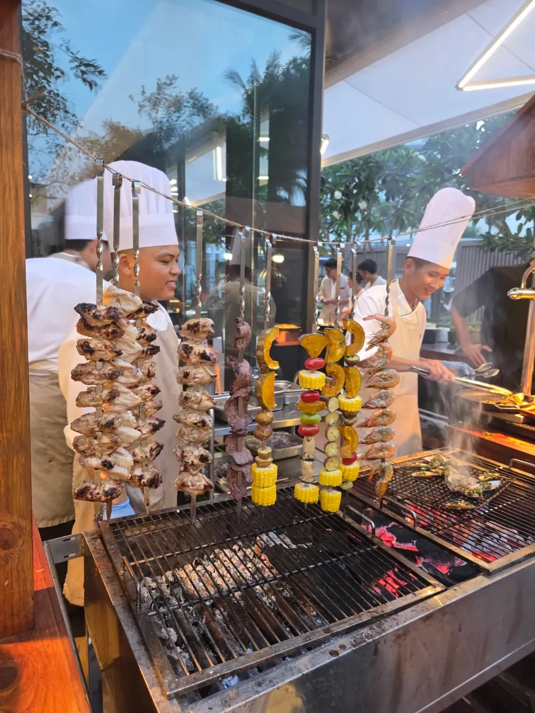 🇻🇳[Shilla Monogram Đà Nẵng] Bữa tối tuyệt vời nhất tại Bistro M, Buffet BBQ Grill & Chill