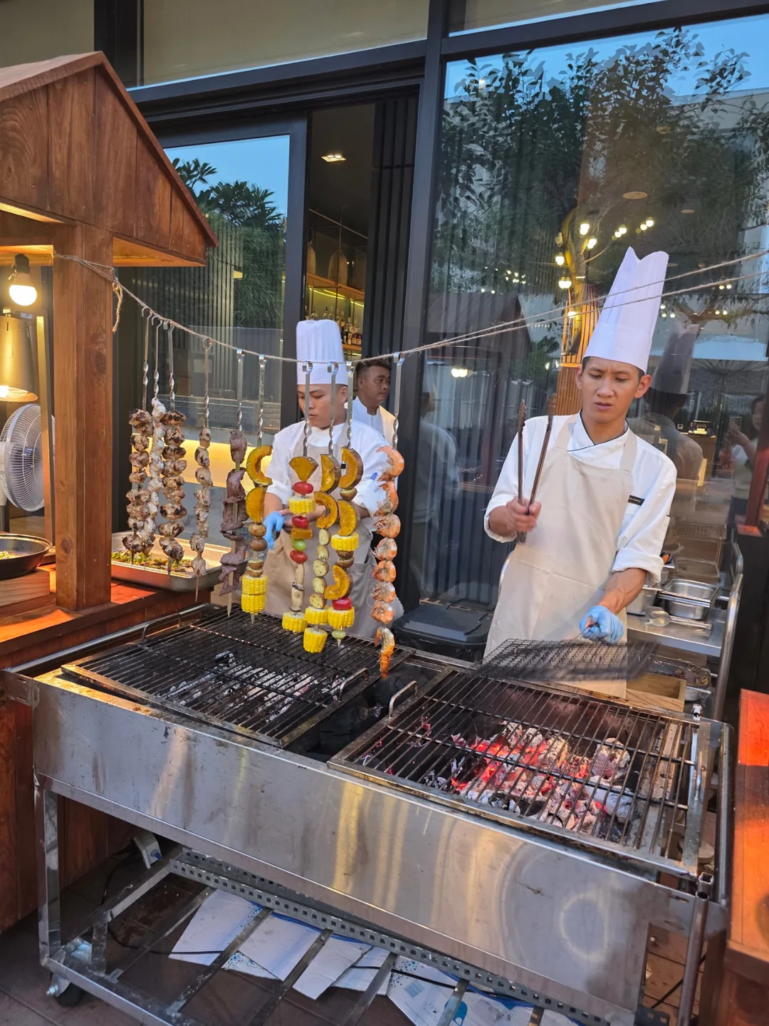 🇻🇳[Shilla Monogram Đà Nẵng] Bữa tối tuyệt vời nhất tại Bistro M, Buffet BBQ Grill & Chill