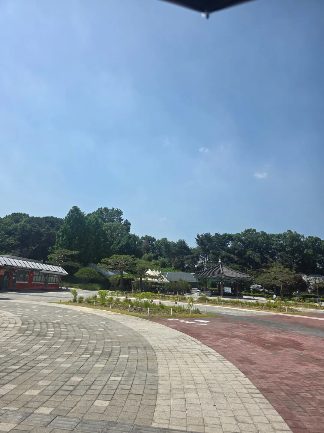 Hôm nay cũng nóng nhỉ