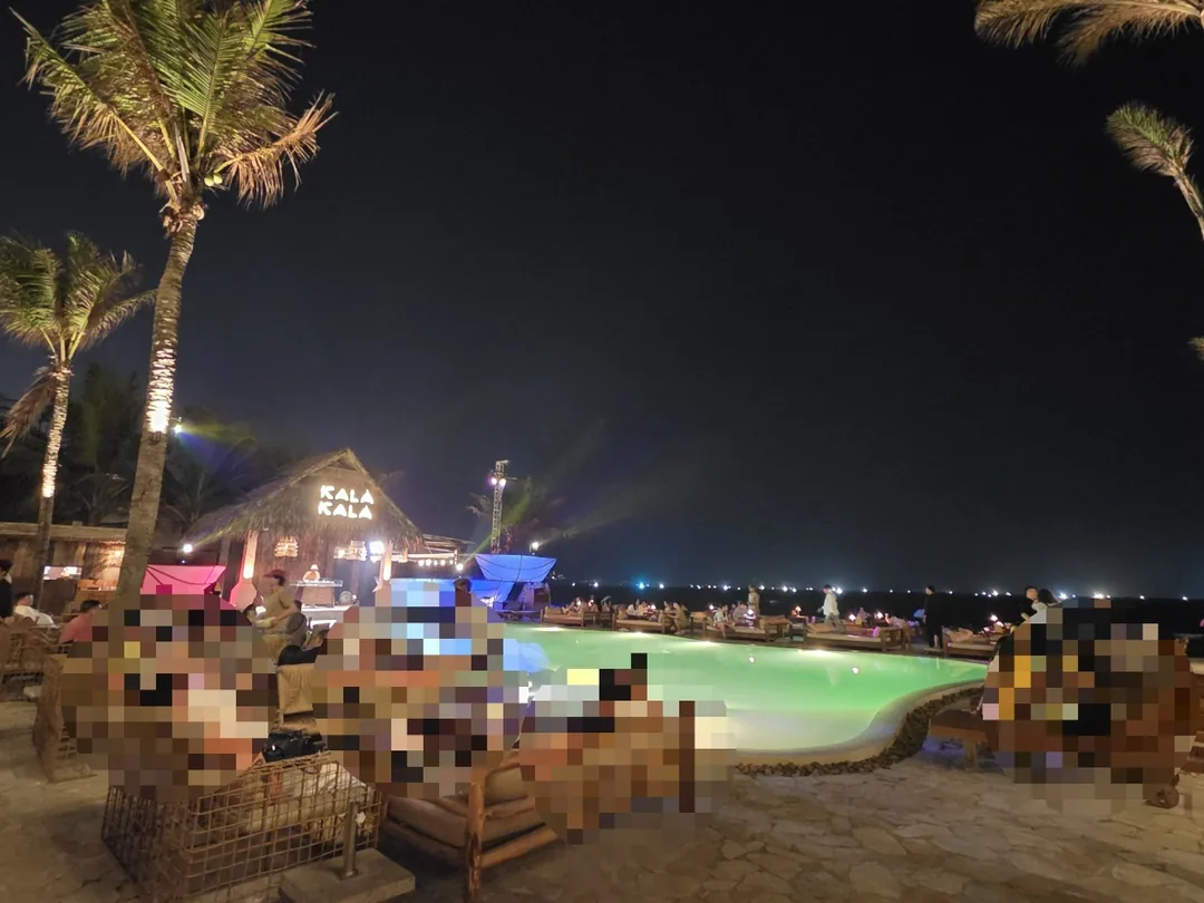 🇻🇳[Hậu trường Fam Tour Đà Nẵng] Beach Bar mới! KALA KALA!! Nơi muốn lắc lư theo điệu nhạc