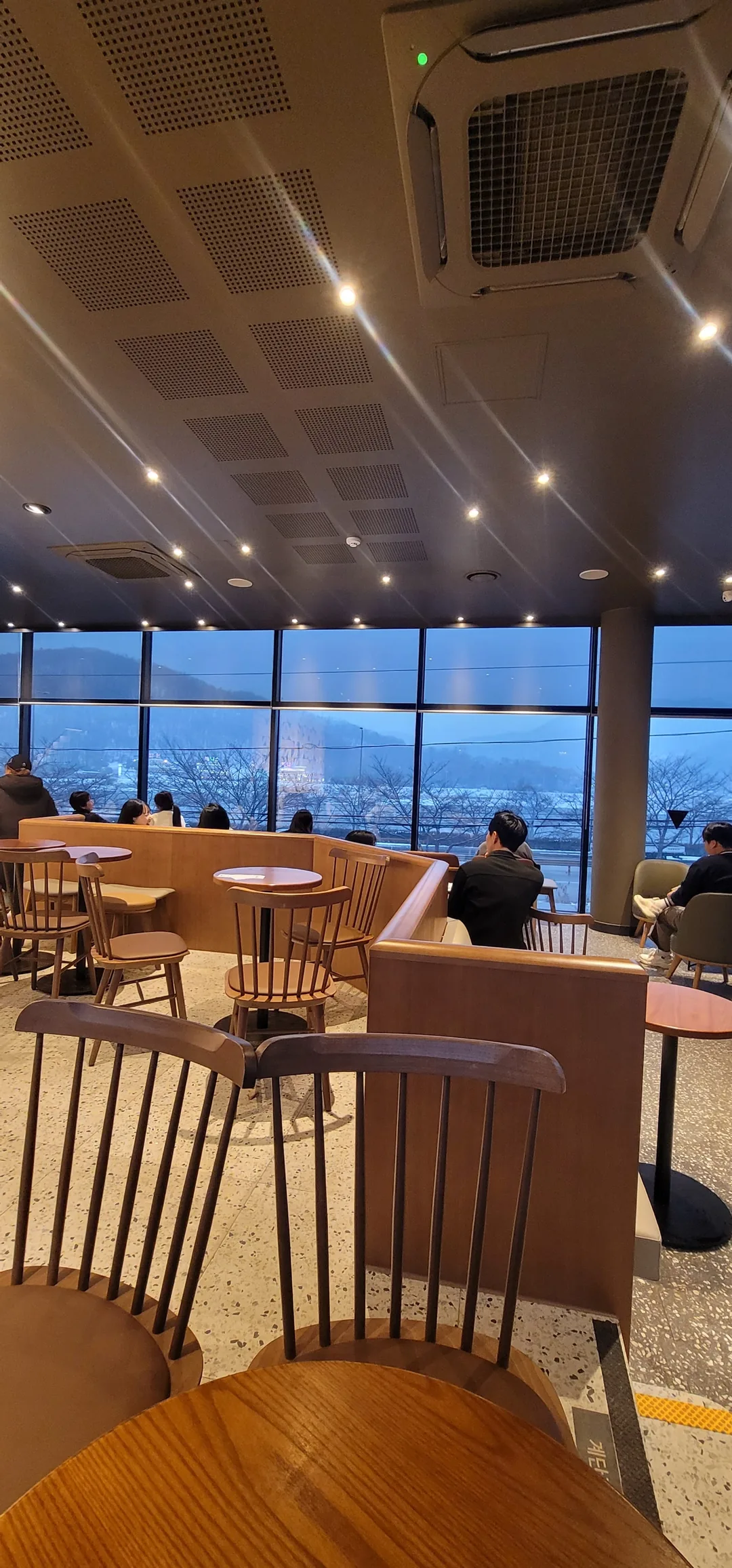 (Du lịch) Starbucks Hồ chứa nước Mulwang