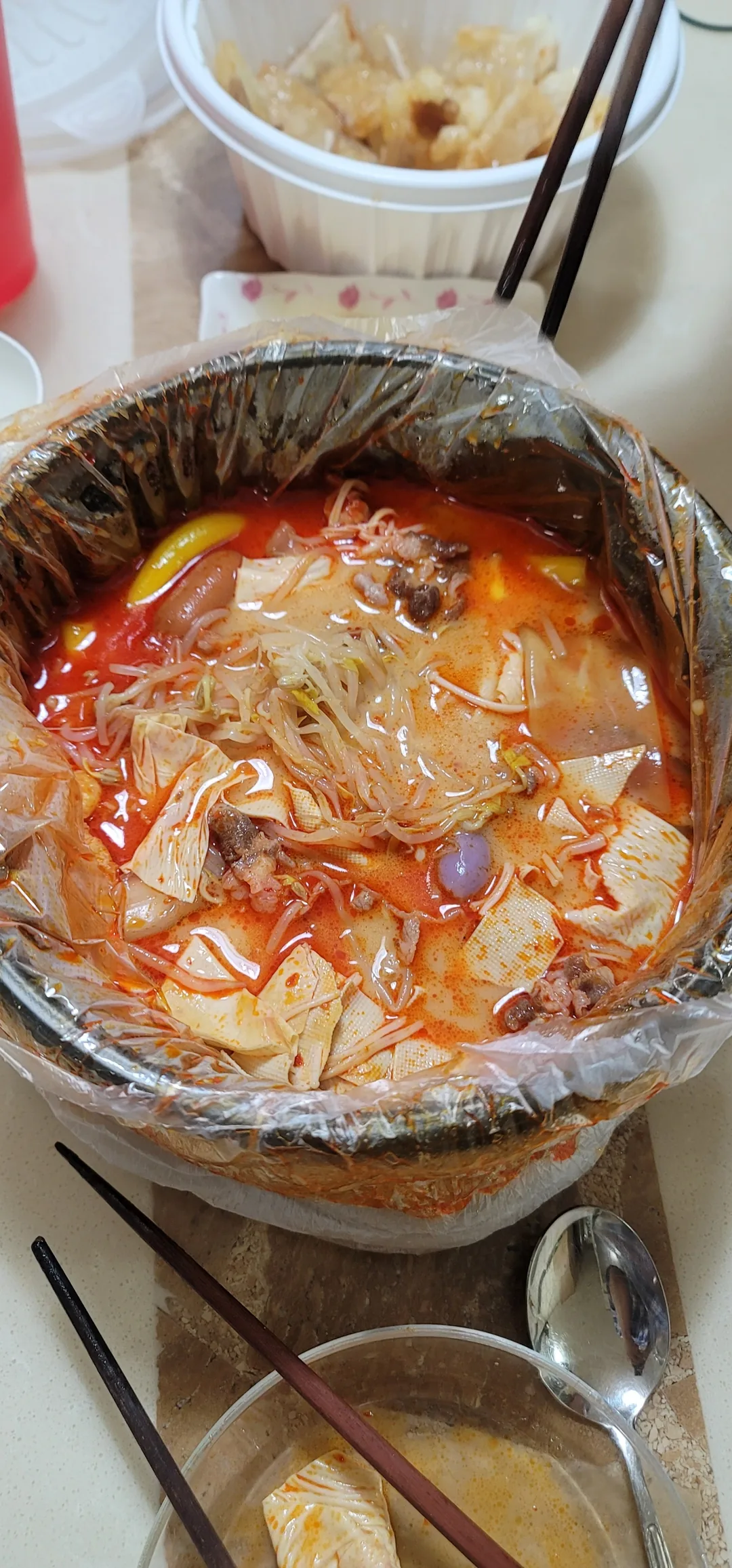 Khuôn mặt sưng phù