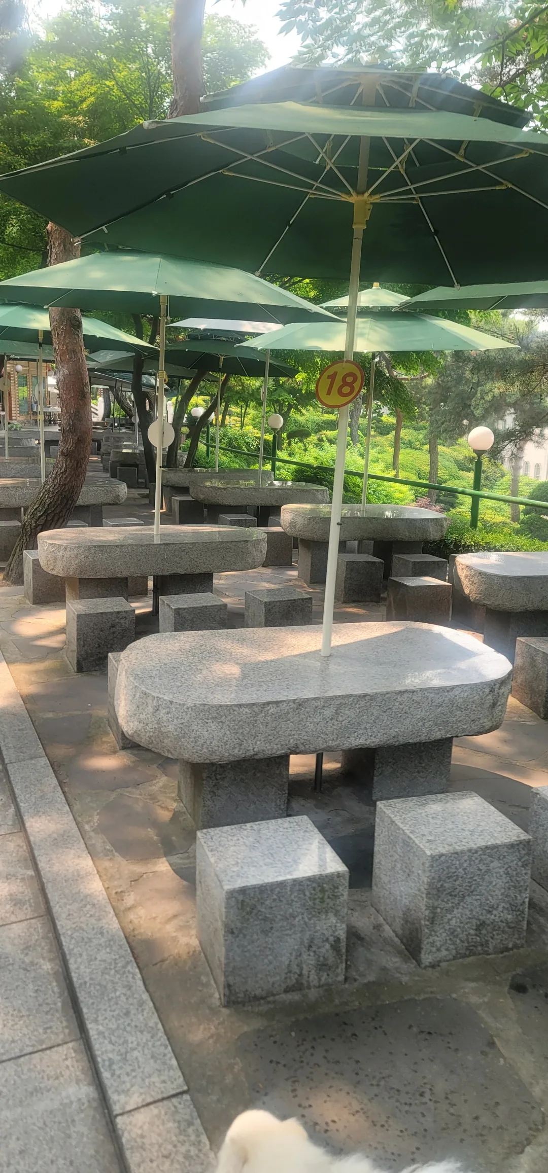 Du lịch) Nhà hàng khu nghỉ chân Heungnyunsa