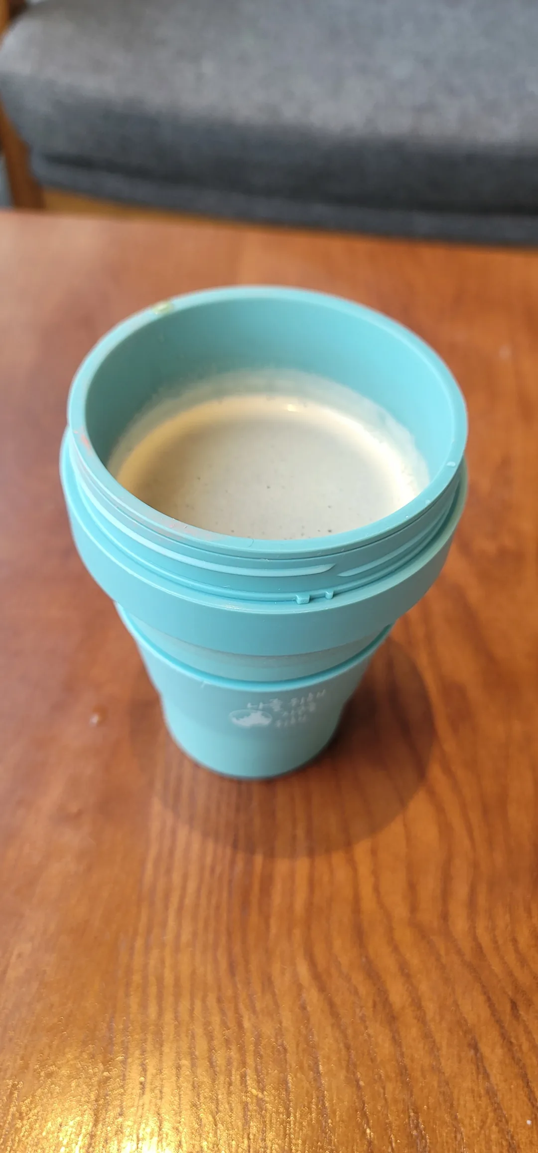 Lấy nhiệt trị nhiệt — một ly Americano nóng hổi~