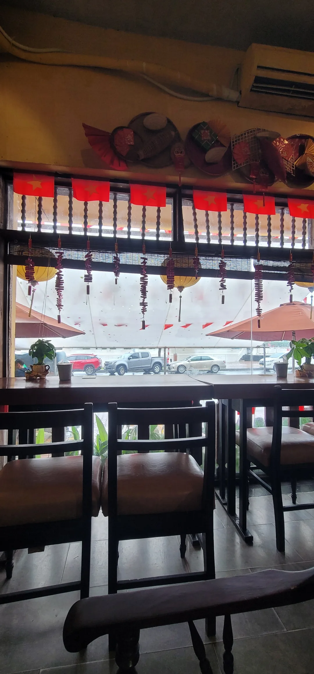 ✈️Review) Ut Tich Cafe – chi nhánh ven sông
