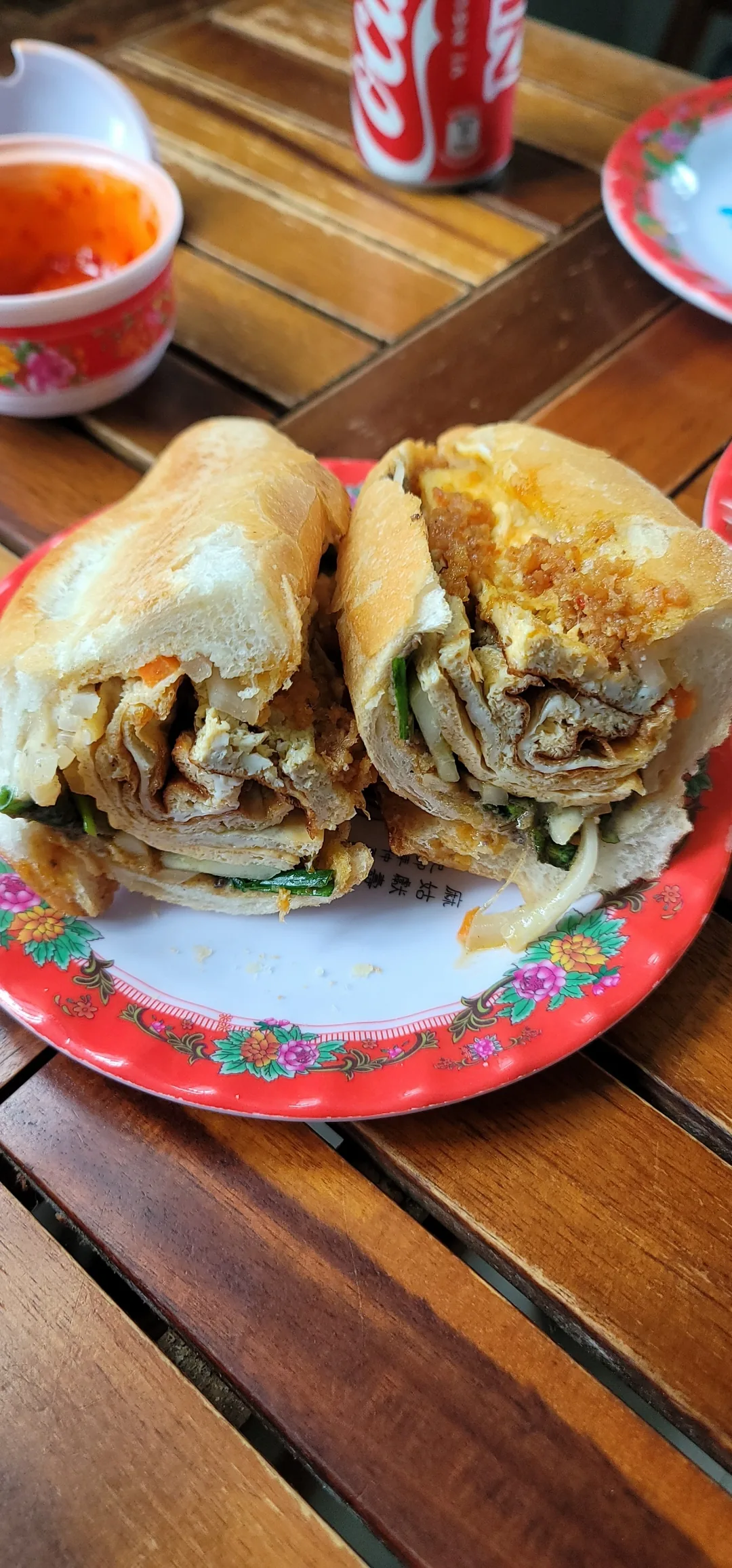 ✈️Review) Quán bánh mì ngon ở Hội An - Madam Khánh Bánh Mì Queen