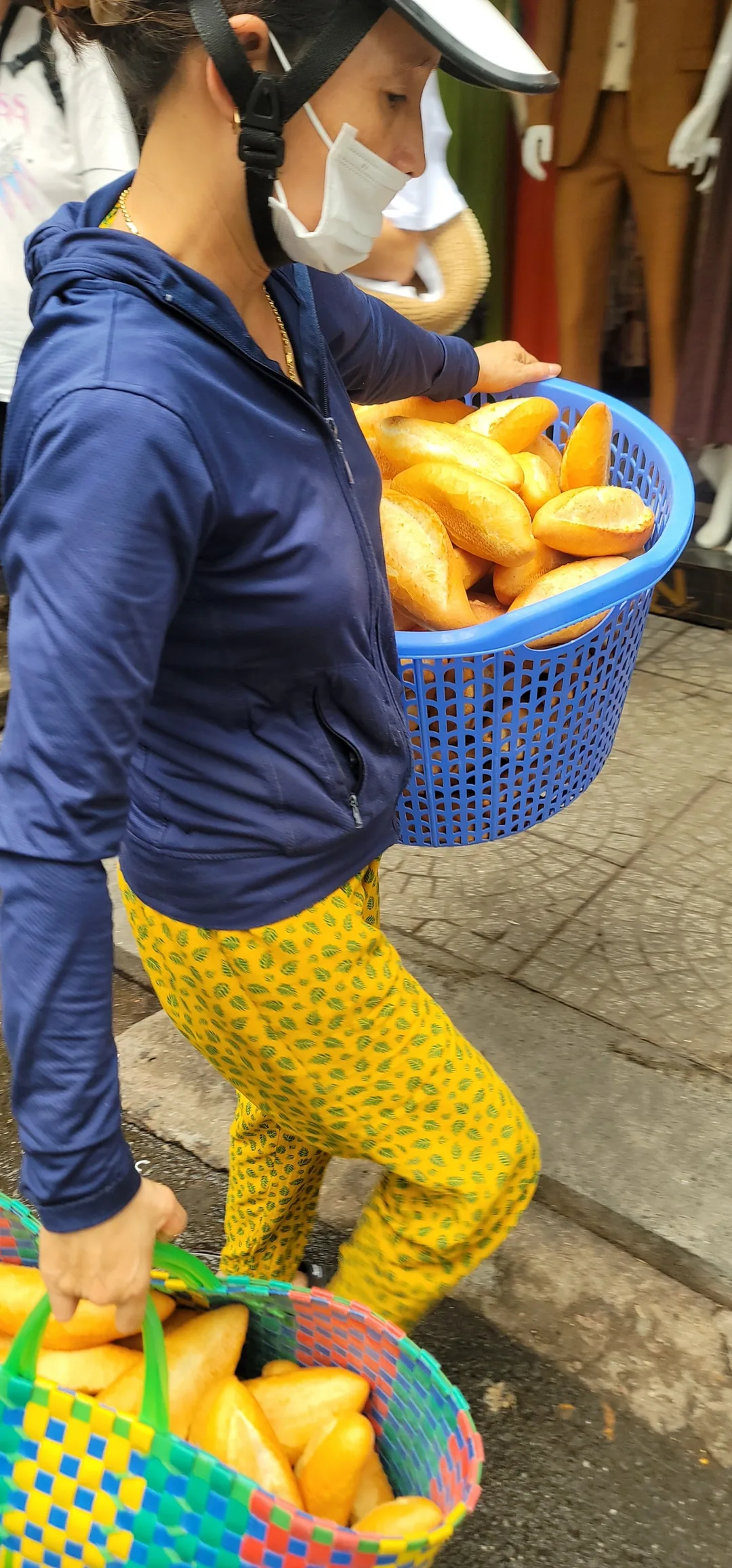 ✈️Review) Quán bánh mì ngon ở Hội An - Madam Khánh Bánh Mì Queen