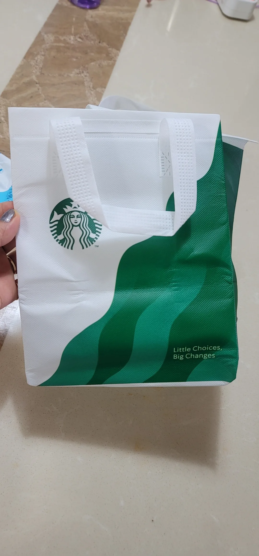 ✈️review) Mang cốc Starbucks Đà Nẵng về bằng thẻ ghi nợ Travelgo