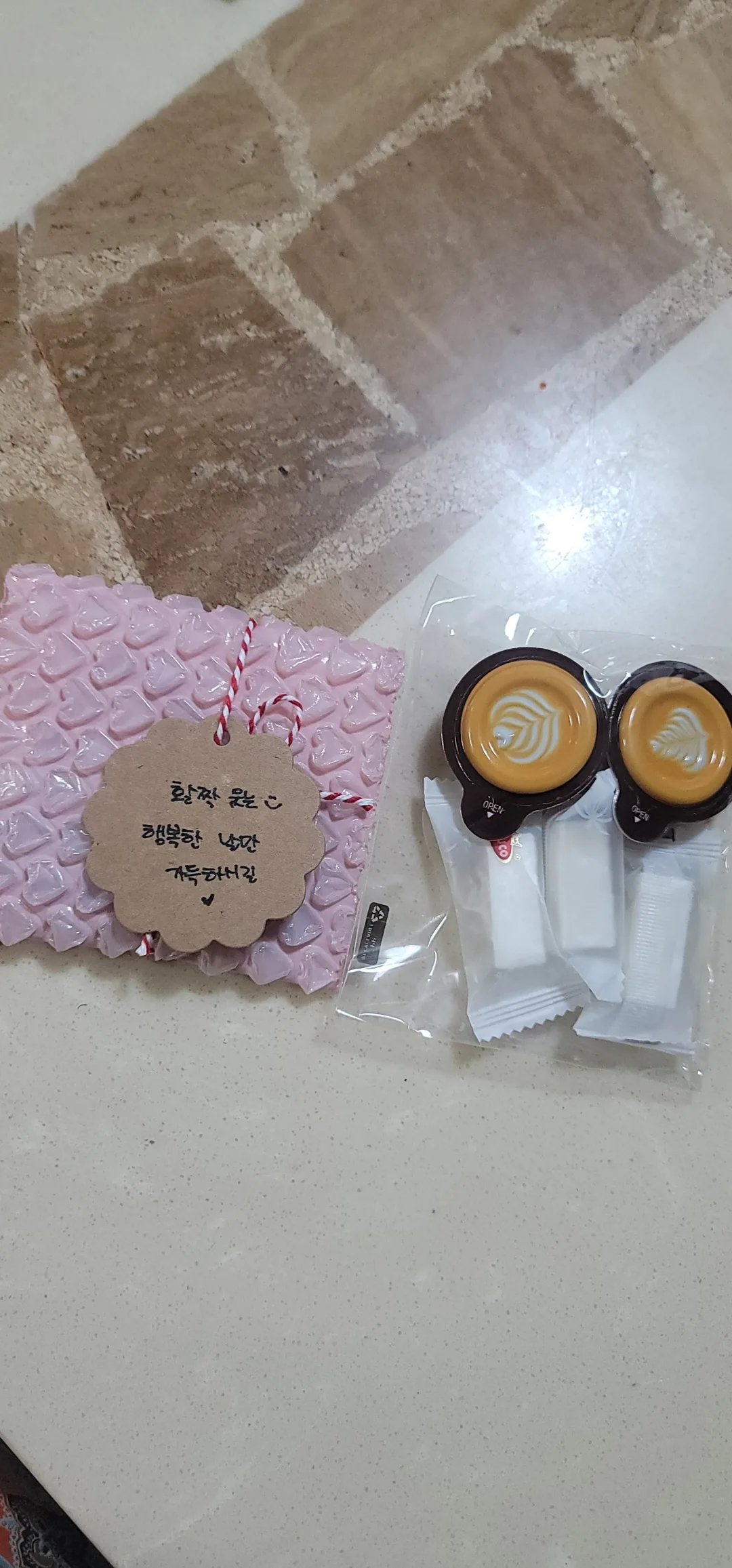 Cảm ơn vì chiếc vòng tay xinh đẹp.