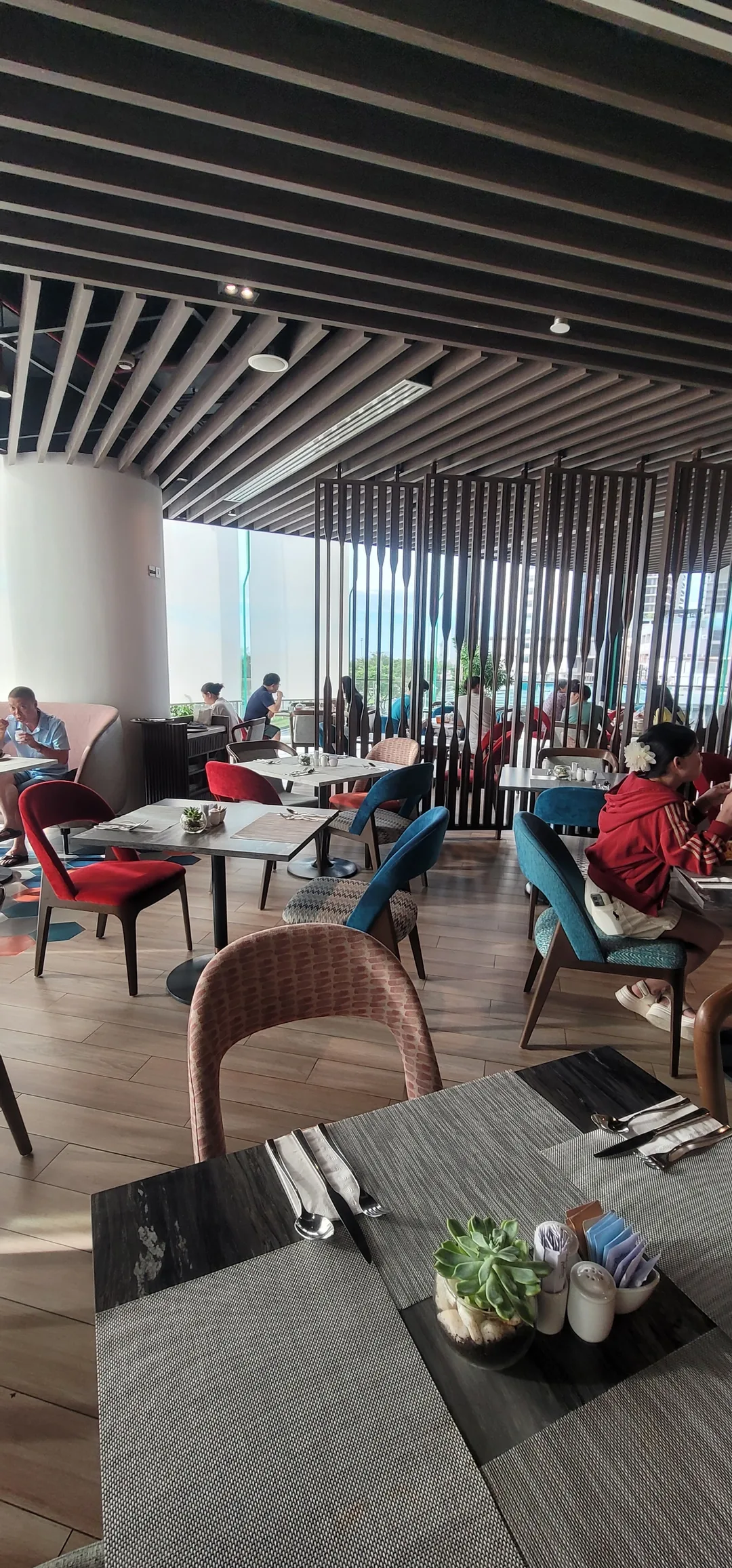 ✈️Review) Khách sạn Radisson - Nhà hàng ăn sáng. Cafe sảnh tầng 1