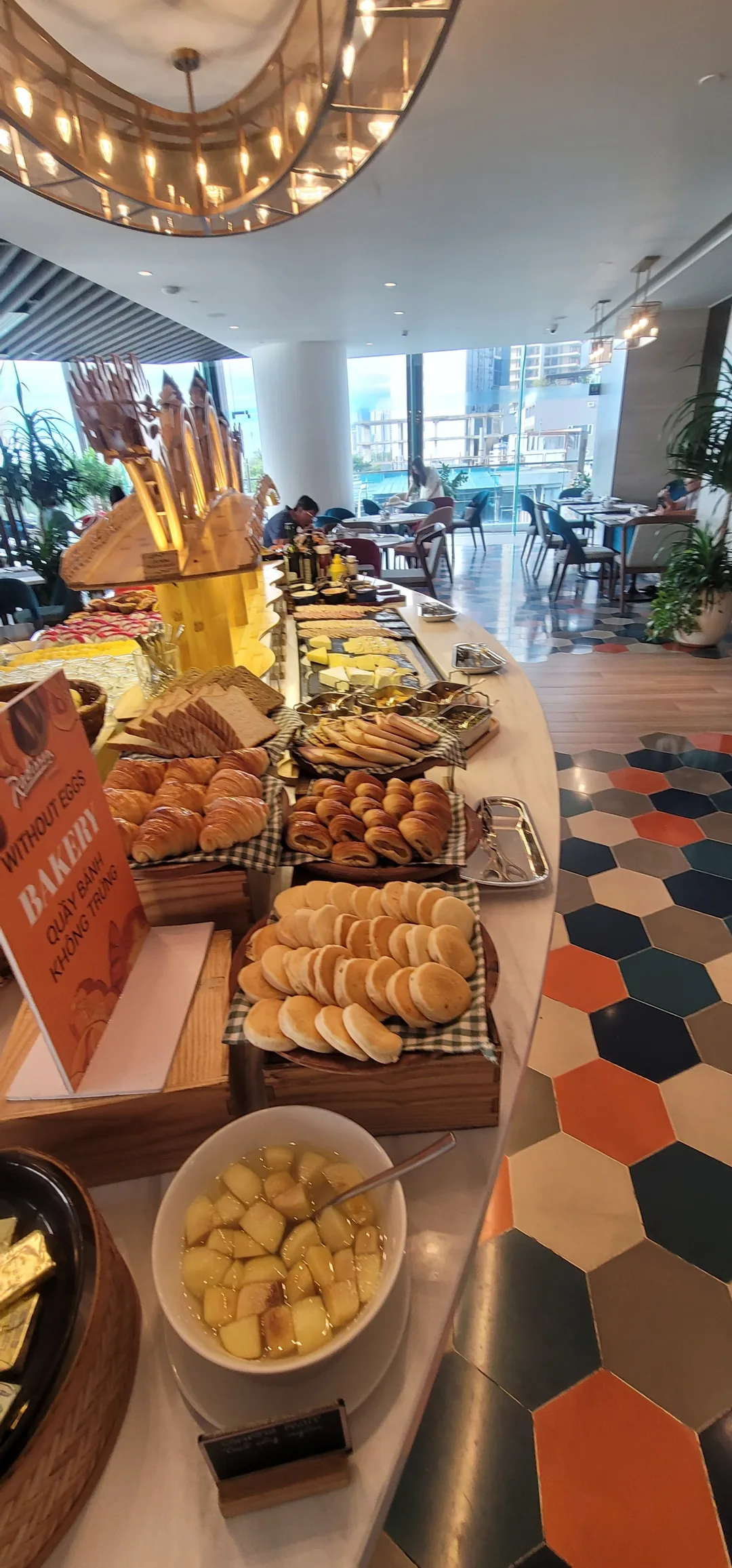 ✈️Review) Khách sạn Radisson - Nhà hàng ăn sáng. Cafe sảnh tầng 1