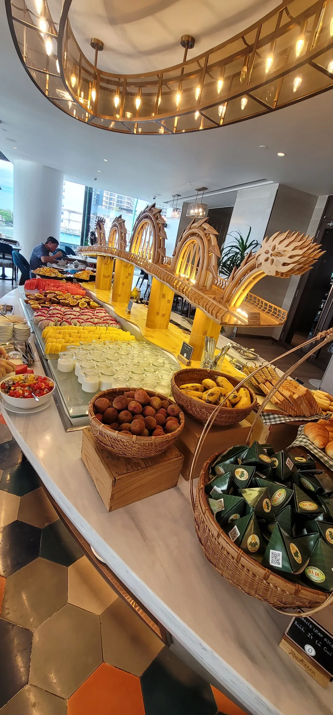 ✈️Review) Khách sạn Radisson - Nhà hàng ăn sáng. Cafe sảnh tầng 1