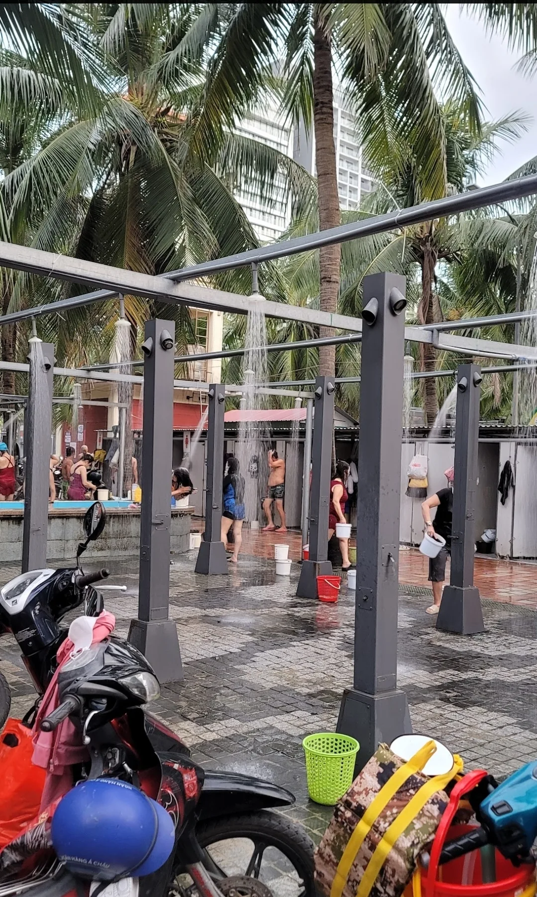 ✈️Review) Cơ sở tắm và thay đồ tại bãi biển Mỹ Khê