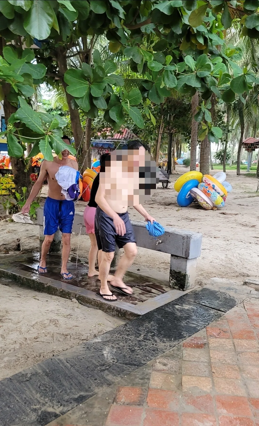 ✈️Review) Cơ sở tắm và thay đồ tại bãi biển Mỹ Khê