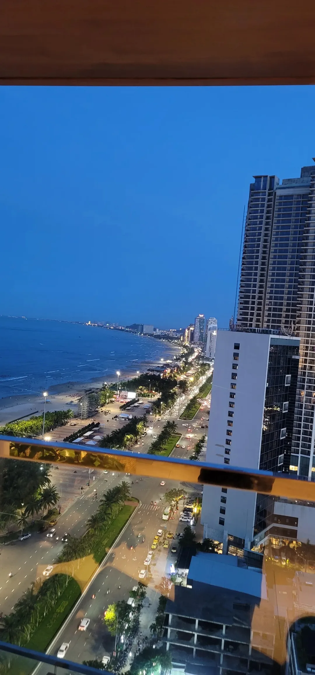 ✈️Review) Hồ bơi trên sân thượng khách sạn Radisson