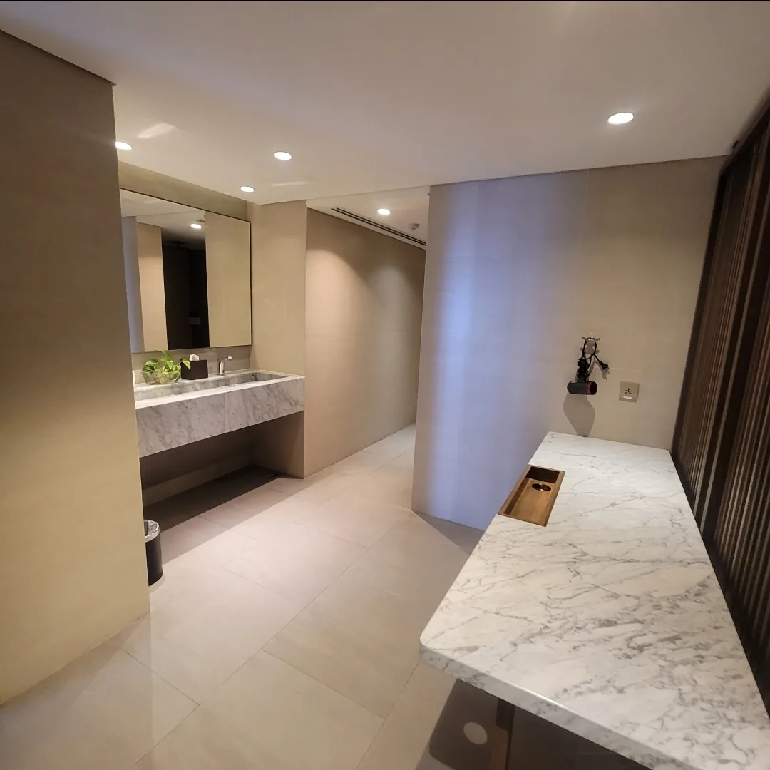 ✈️Review) Hồ bơi trên sân thượng khách sạn Radisson