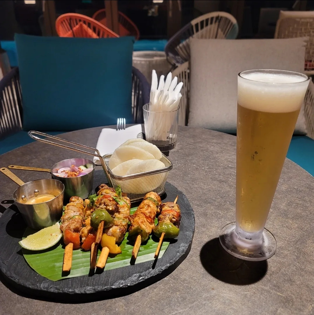 ✈️Review) Hồ bơi trên sân thượng khách sạn Radisson