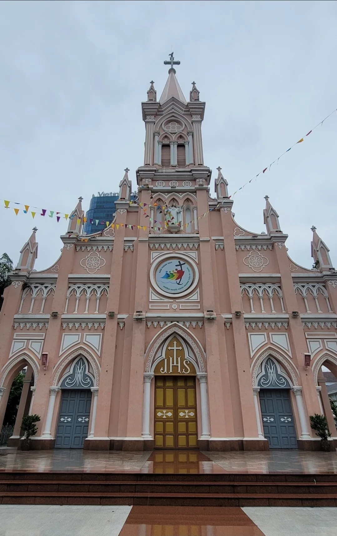 ✈️Review) Cảnh đêm nhà thờ hồng Đà Nẵng