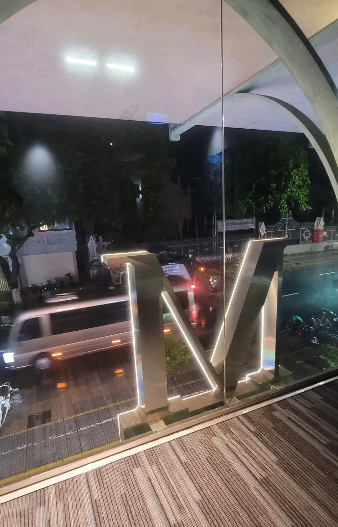 ✈️Review) Cảnh đêm nhà thờ hồng Đà Nẵng