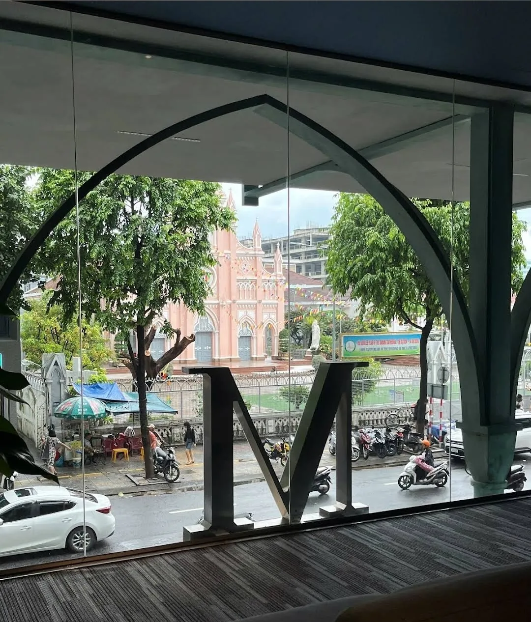 ✈️Review) Cảnh đêm nhà thờ hồng Đà Nẵng