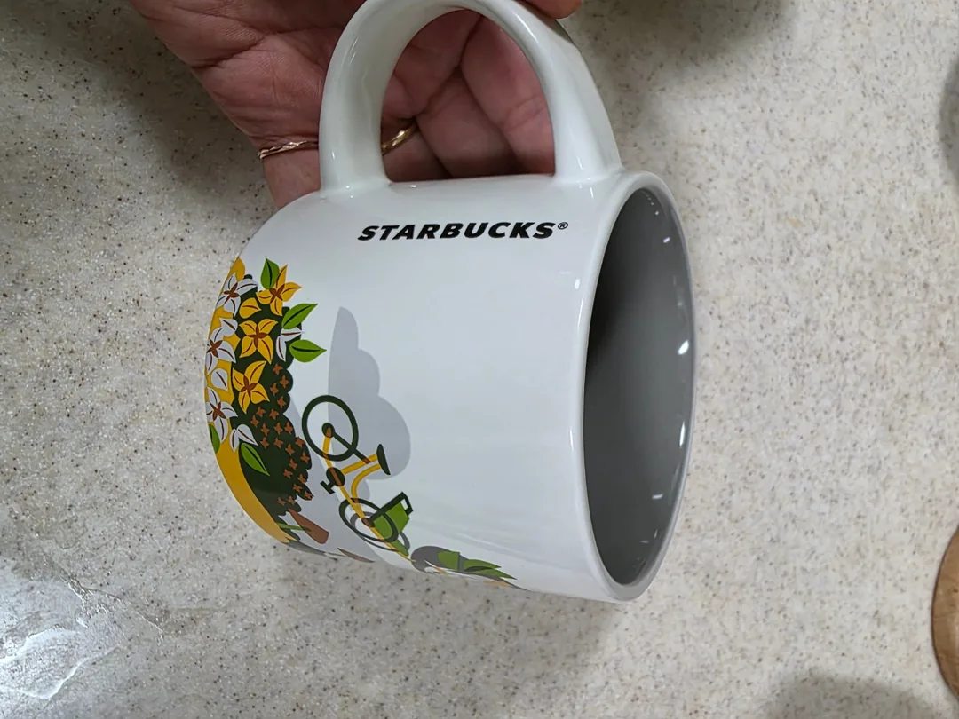 ✈️Review) Cũng phải ghé Starbucks ở Hội An mới được.