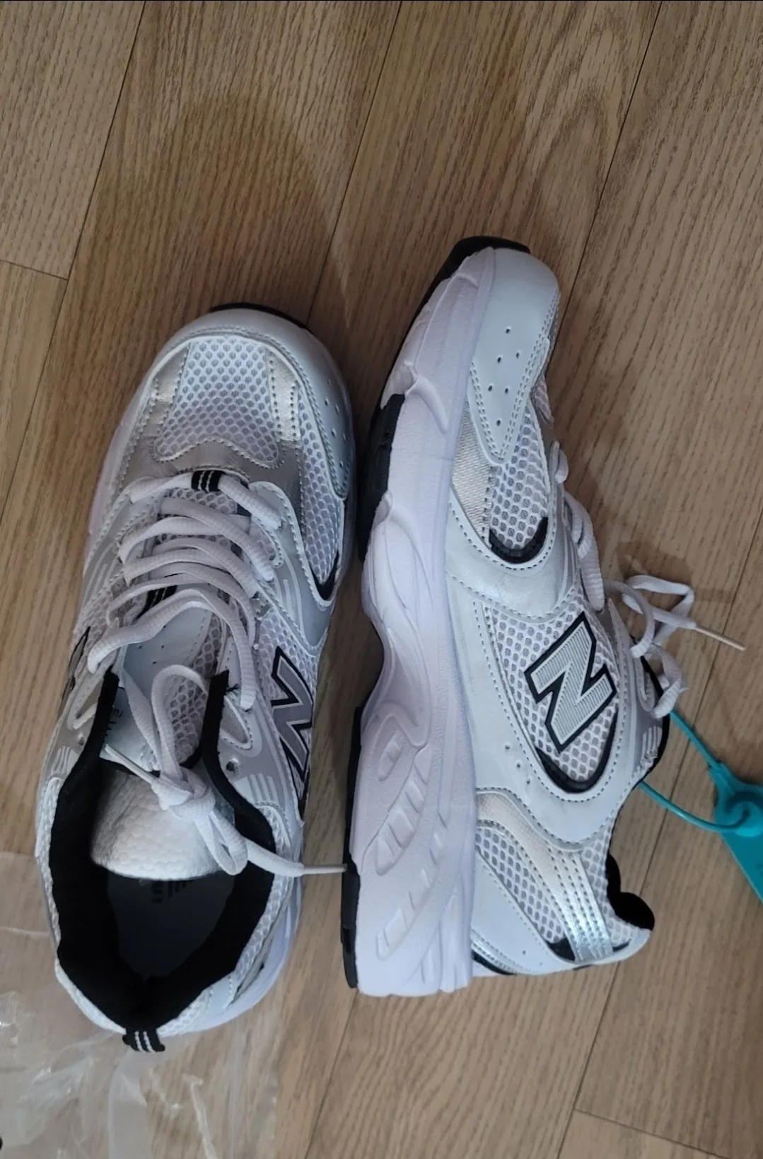 Du lịch) Giày New Balance mua ở chợ Hàn Đà Nẵng