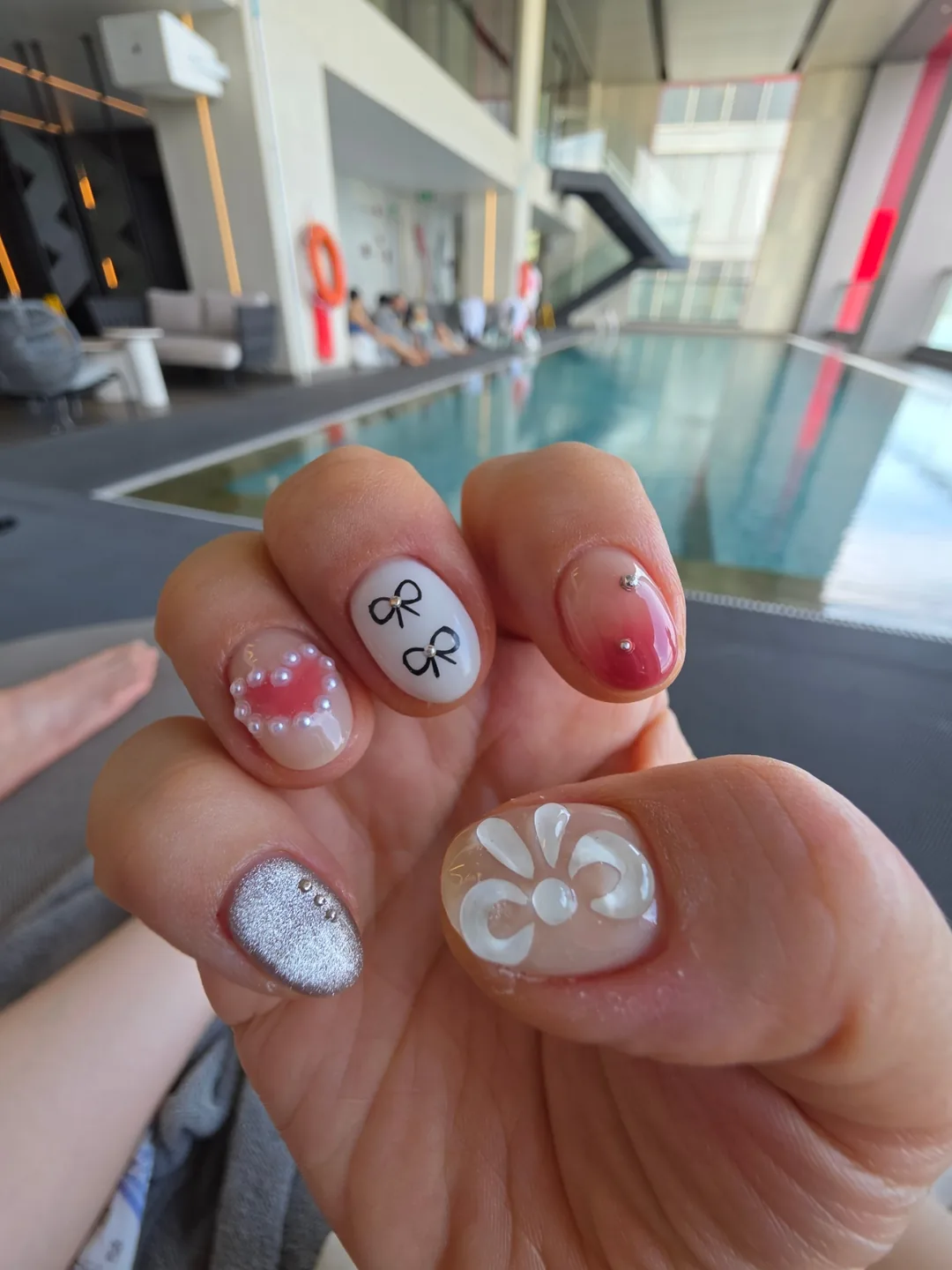 Còn về việc chọn nail thì~