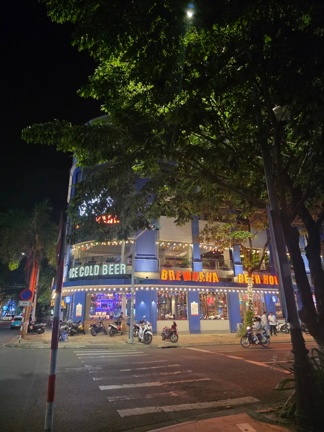 Bài đánh giá) ▶️✍️ Quán bia thủ công Bruhaha