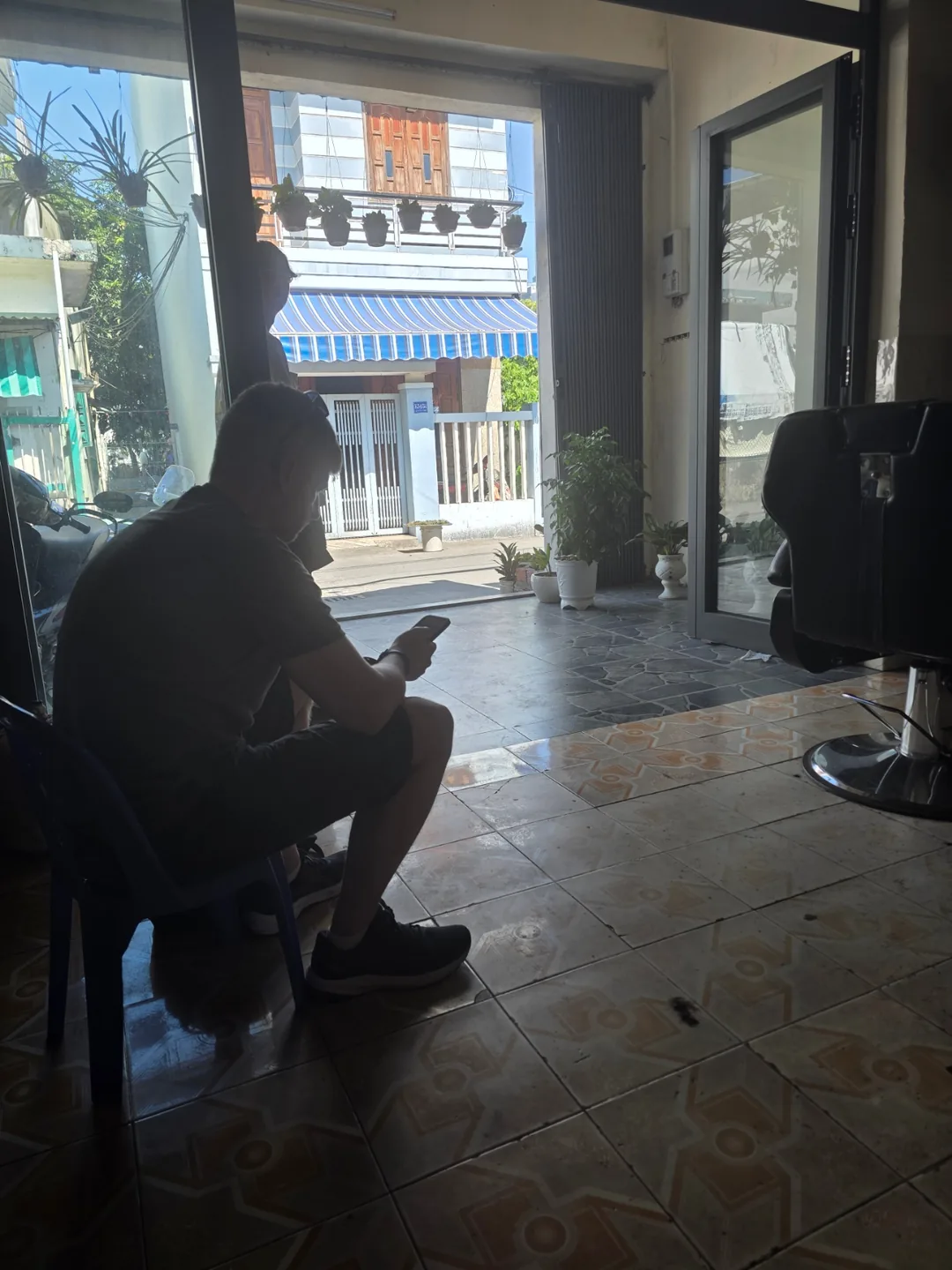 Đánh giá) ▶️✍️ Tiệm cắt tóc nam địa phương đích thực - Junho Barber Shop (JOHN HO BARBER SHOP)