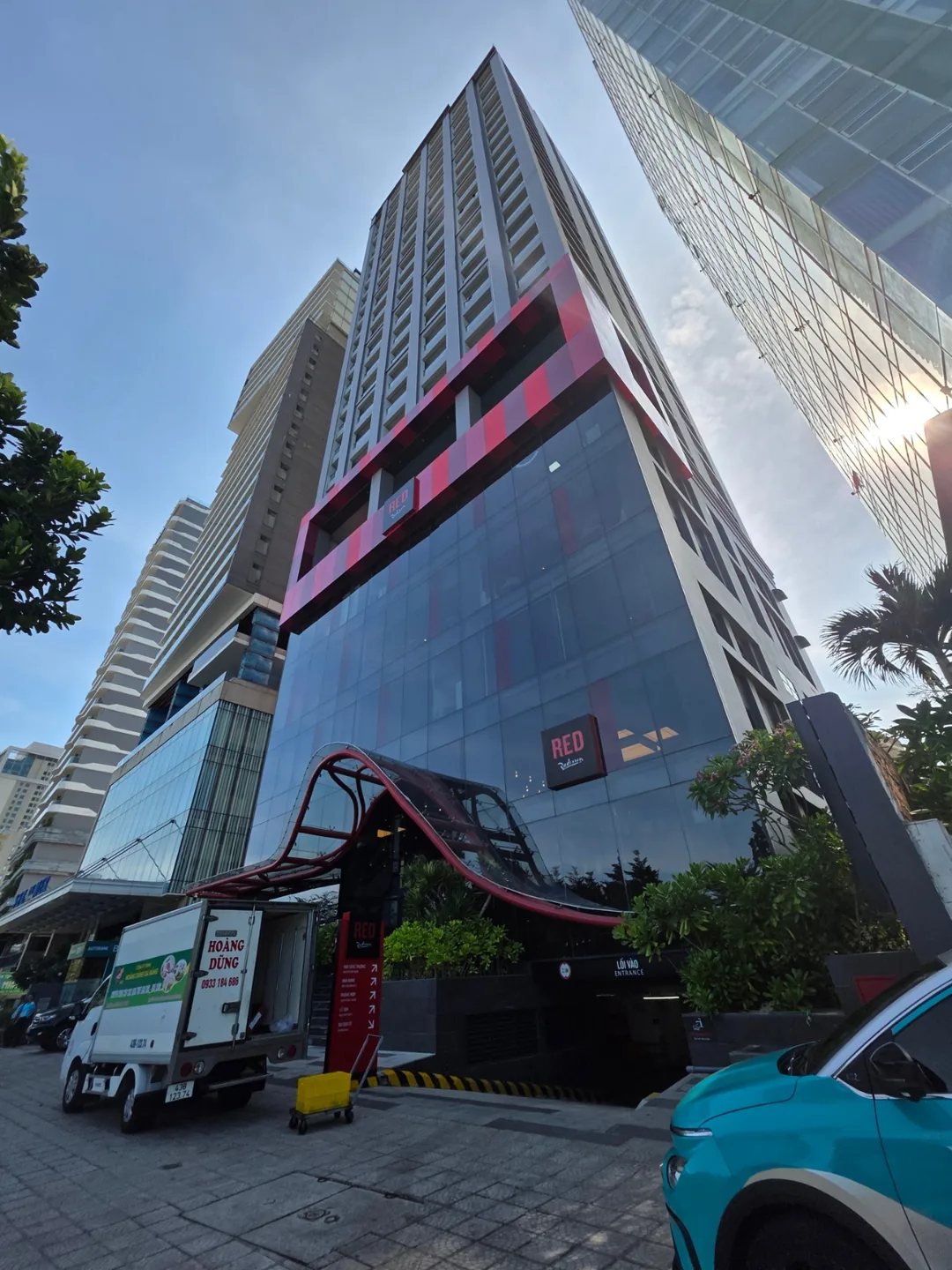 Đánh giá)▶️✍️Nóng bỏng với sắc đỏ rực rỡ —Khách sạn Radisson RED (Radisson RED Danang)—