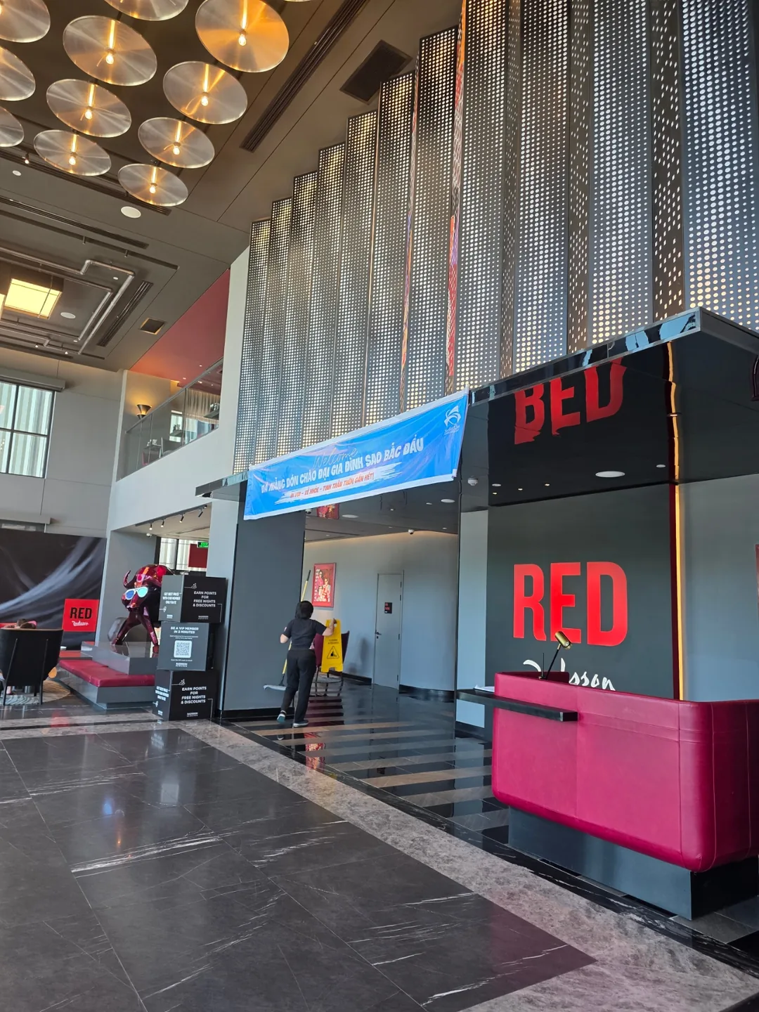 Đánh giá)▶️✍️Nóng bỏng với sắc đỏ rực rỡ —Khách sạn Radisson RED (Radisson RED Danang)—