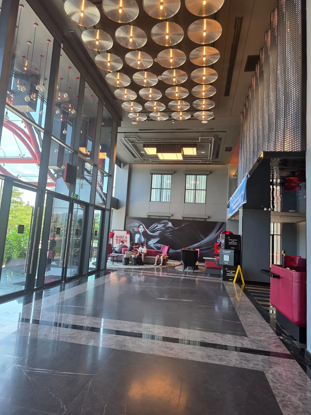 Đánh giá)▶️✍️Nóng bỏng với sắc đỏ rực rỡ —Khách sạn Radisson RED (Radisson RED Danang)—