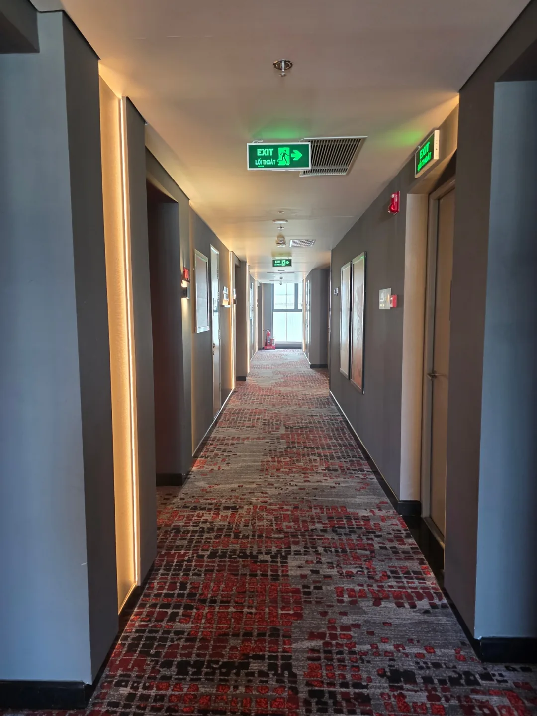 Đánh giá)▶️✍️Nóng bỏng với sắc đỏ rực rỡ —Khách sạn Radisson RED (Radisson RED Danang)—